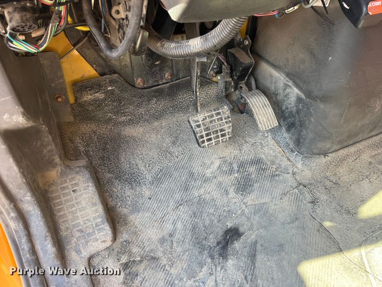 image for item EK8592 2012 International  7500 dump truck