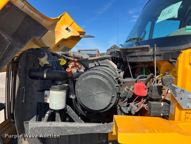 image for item EK8592 2012 International  7500 dump truck