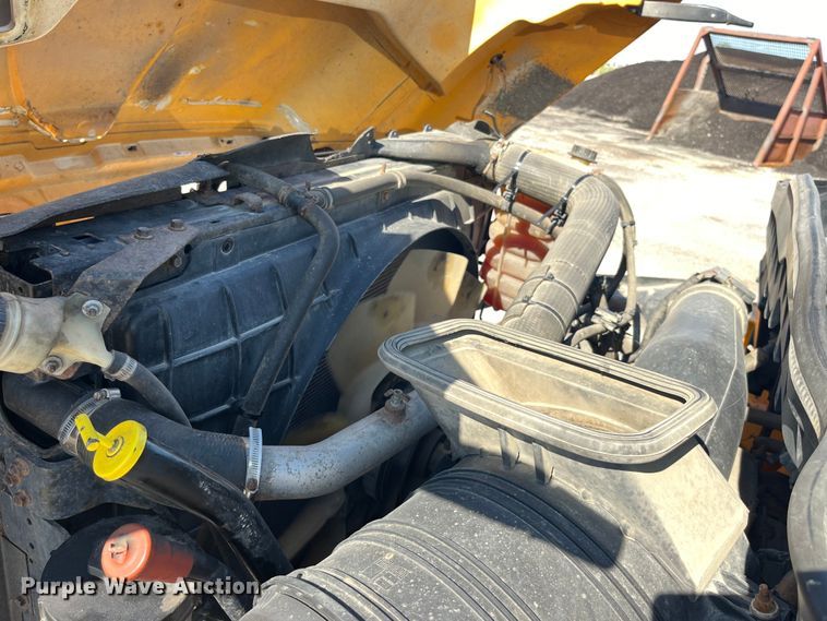 image for item EK8592 2012 International  7500 dump truck