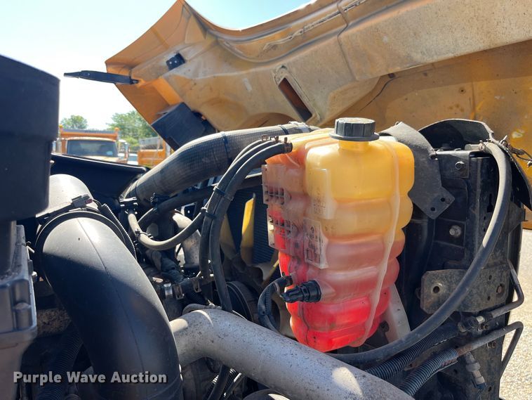 image for item EK8592 2012 International  7500 dump truck