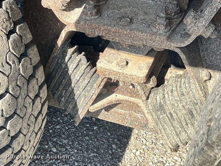 image for item EK8592 2012 International  7500 dump truck