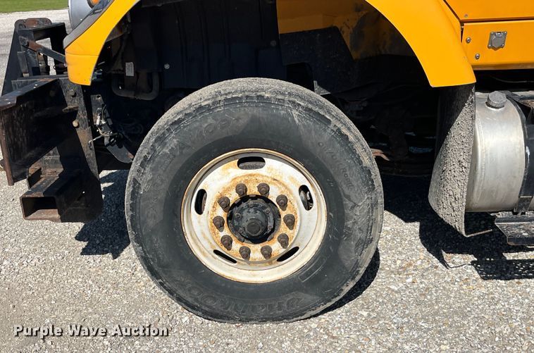 image for item EK8592 2012 International  7500 dump truck