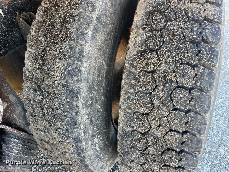 image for item EK8592 2012 International  7500 dump truck