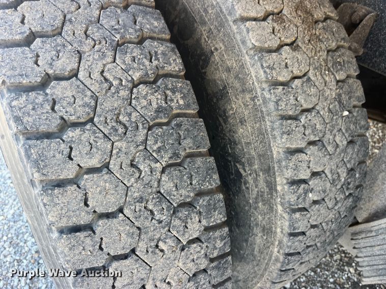 image for item EK8592 2012 International  7500 dump truck