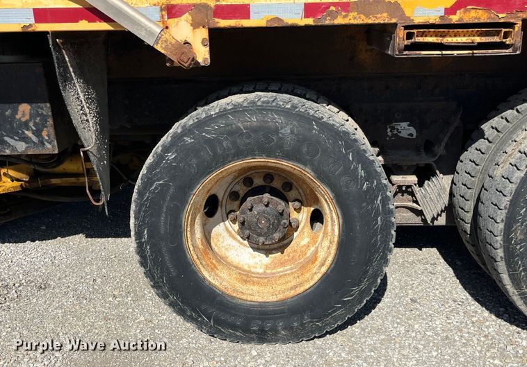 image for item EK8592 2012 International  7500 dump truck