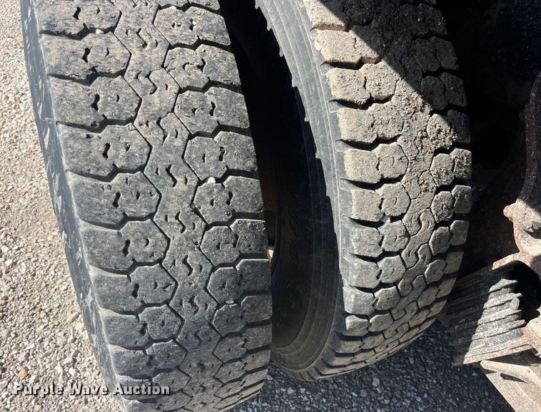 image for item EK8592 2012 International  7500 dump truck