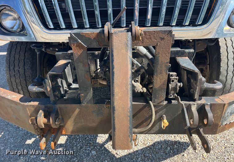 image for item EK8593 2010 International  7500 dump truck