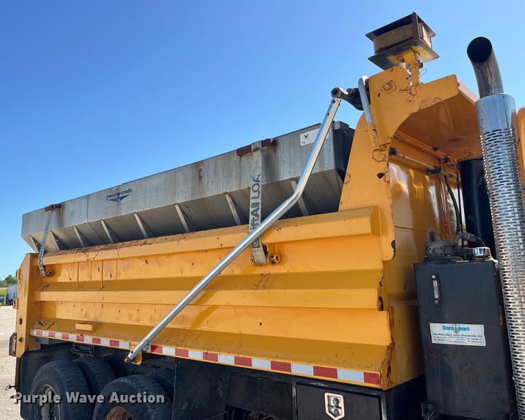 image for item EK8593 2010 International  7500 dump truck