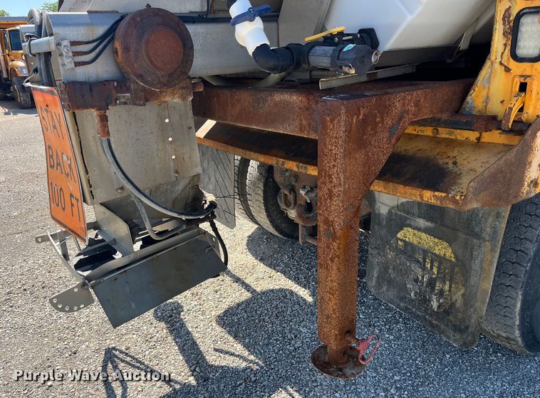 image for item EK8593 2010 International  7500 dump truck