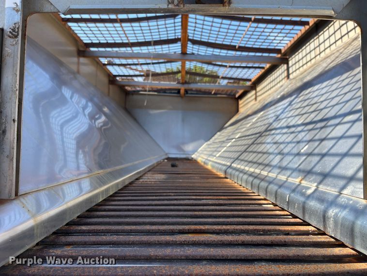 image for item EK8593 2010 International  7500 dump truck