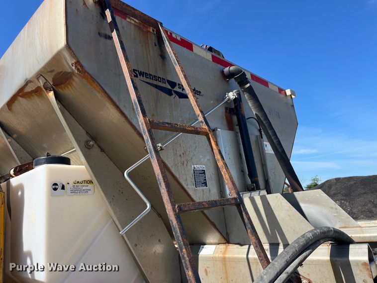 image for item EK8593 2010 International  7500 dump truck