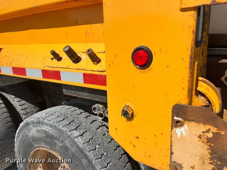 image for item EK8593 2010 International  7500 dump truck