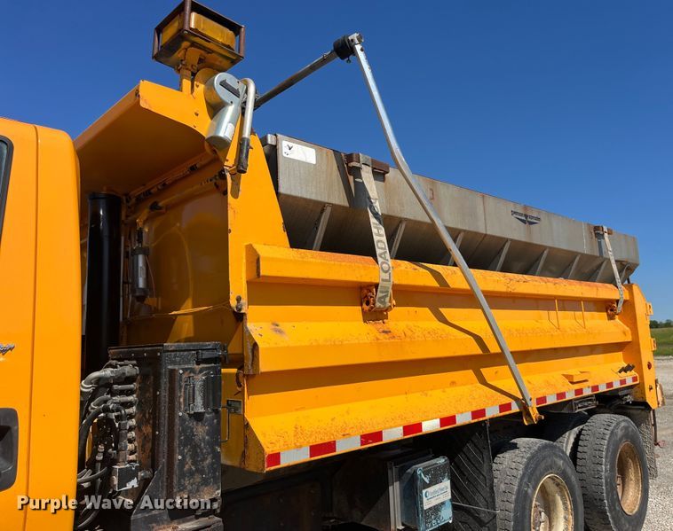 image for item EK8593 2010 International  7500 dump truck