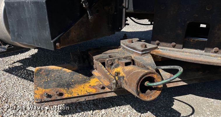 image for item EK8593 2010 International  7500 dump truck