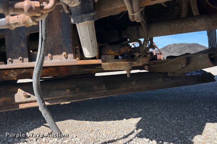 image for item EK8593 2010 International  7500 dump truck