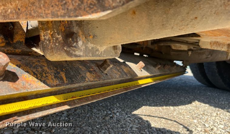 image for item EK8593 2010 International  7500 dump truck