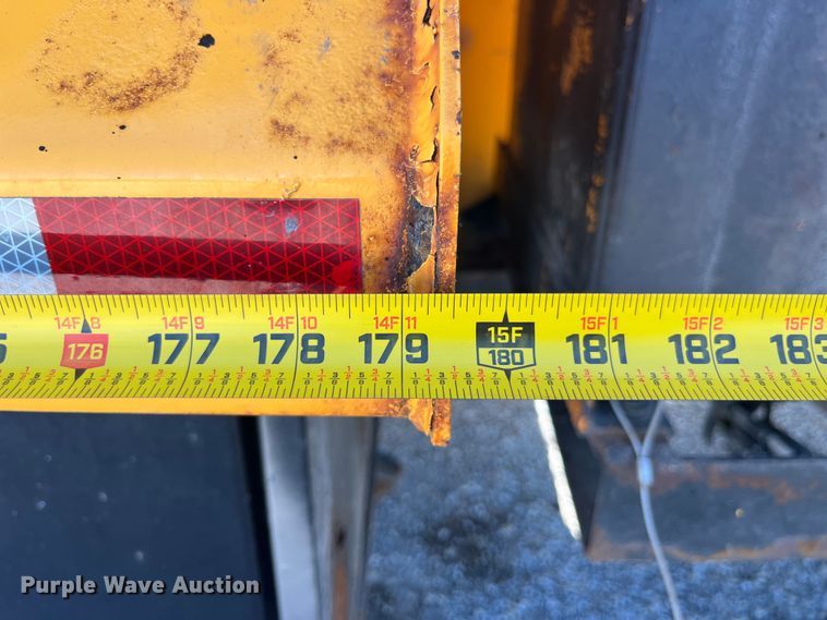 image for item EK8593 2010 International  7500 dump truck