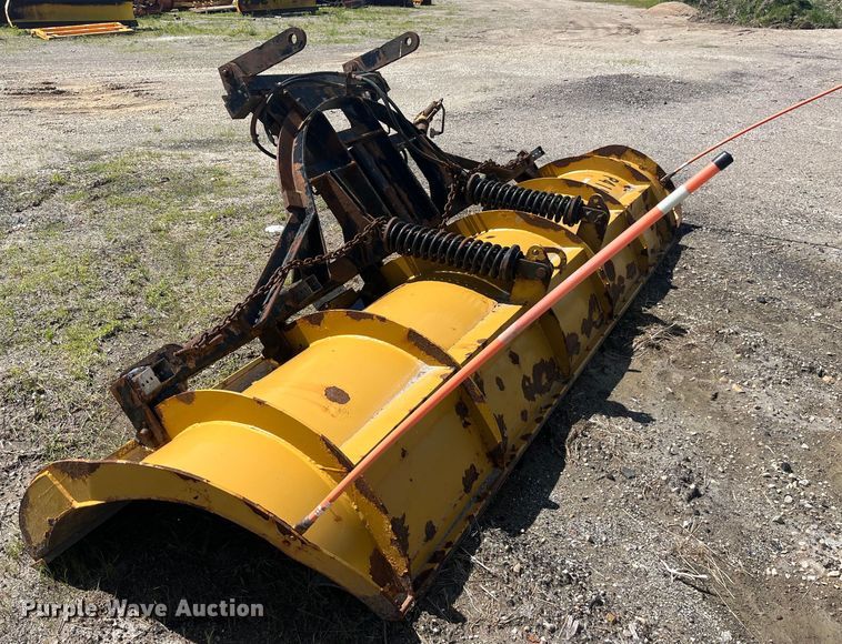 image for item EK8593 2010 International  7500 dump truck