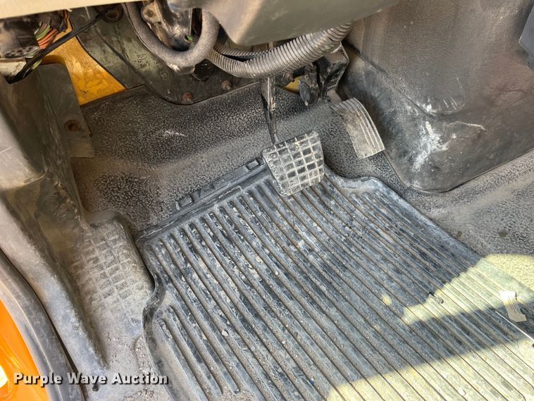 image for item EK8593 2010 International  7500 dump truck