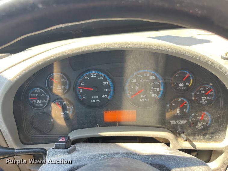 image for item EK8593 2010 International  7500 dump truck