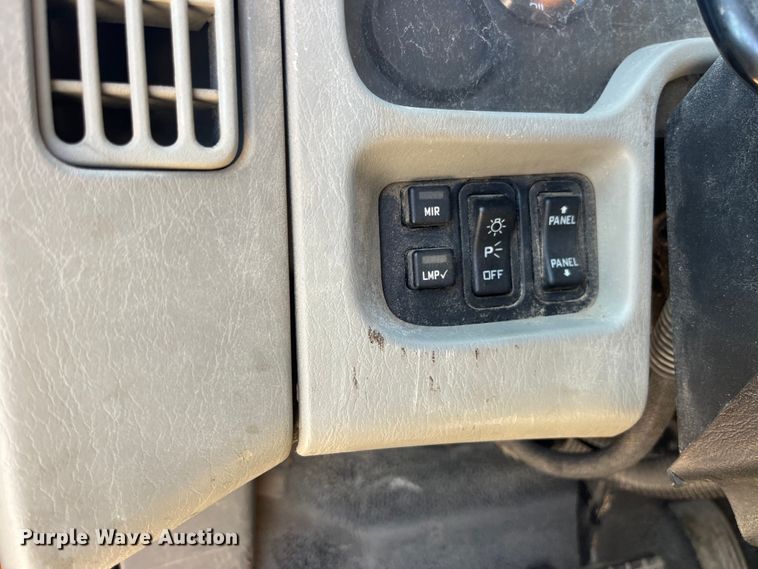 image for item EK8593 2010 International  7500 dump truck