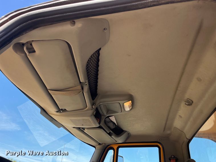 image for item EK8593 2010 International  7500 dump truck