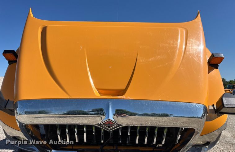 image for item EK8593 2010 International  7500 dump truck