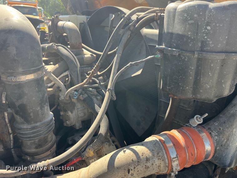 image for item EK8593 2010 International  7500 dump truck