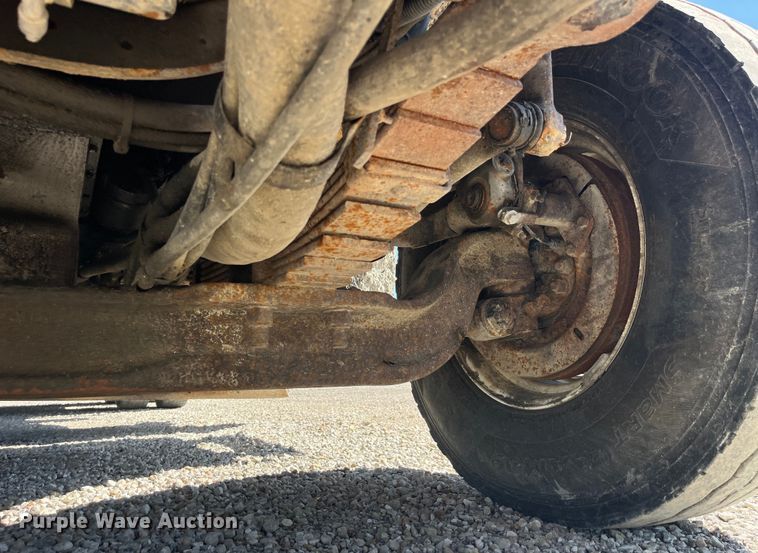 image for item EK8593 2010 International  7500 dump truck