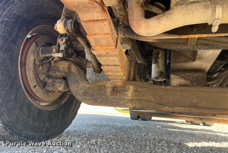 image for item EK8593 2010 International  7500 dump truck