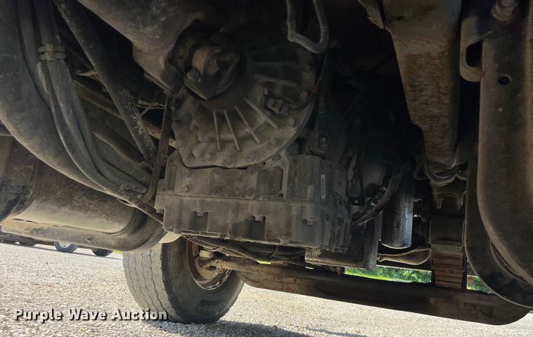 image for item EK8593 2010 International  7500 dump truck