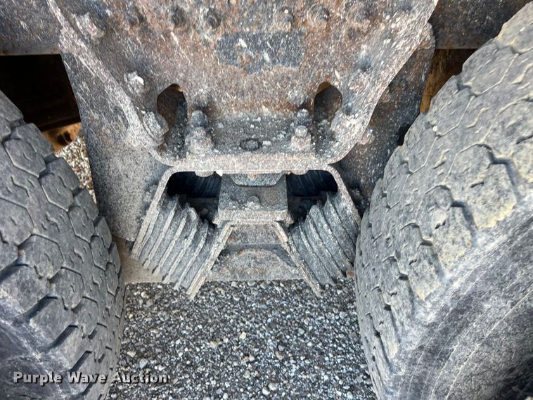 image for item EK8593 2010 International  7500 dump truck