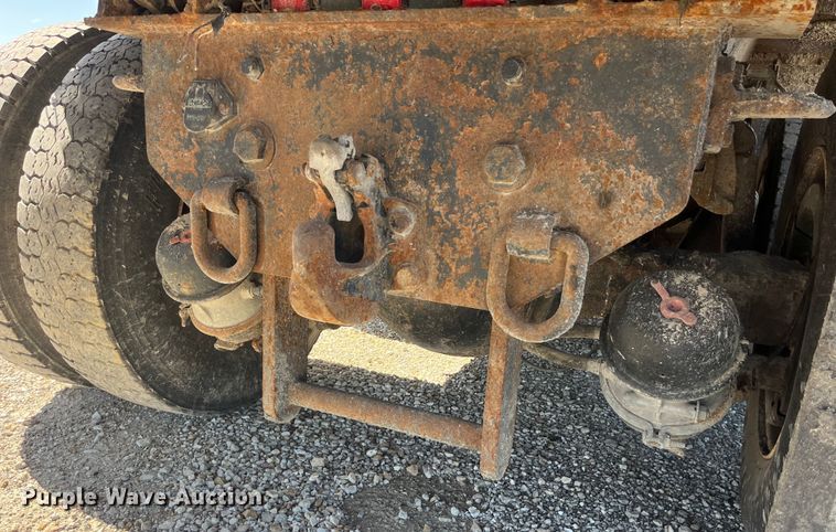 image for item EK8593 2010 International  7500 dump truck