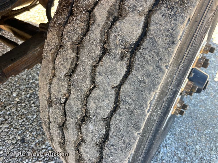 image for item EK8593 2010 International  7500 dump truck