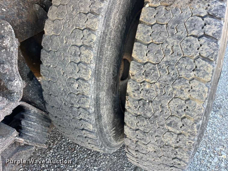 image for item EK8593 2010 International  7500 dump truck