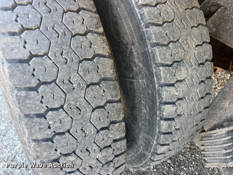 image for item EK8593 2010 International  7500 dump truck