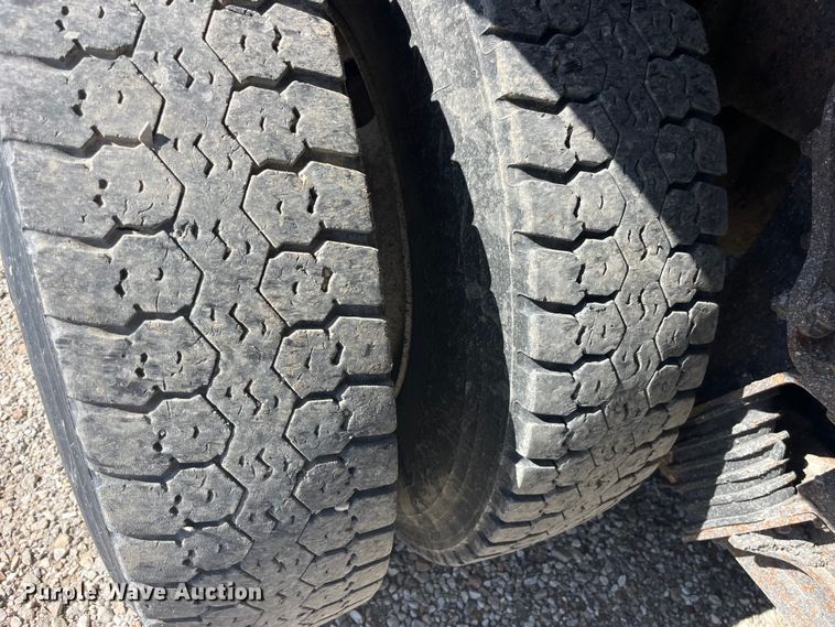 image for item EK8593 2010 International  7500 dump truck