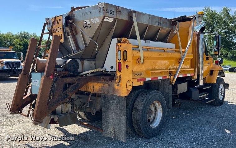 image for item EK8594 2006 International  7400 dump truck