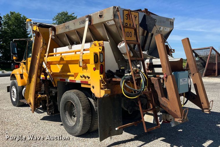 image for item EK8594 2006 International  7400 dump truck