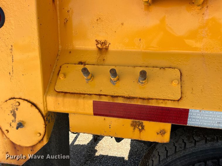 image for item EK8594 2006 International  7400 dump truck