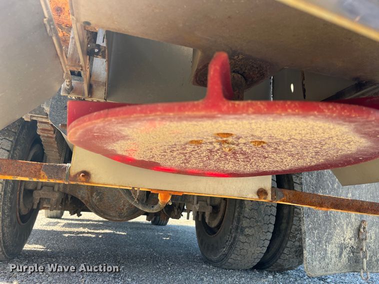 image for item EK8594 2006 International  7400 dump truck