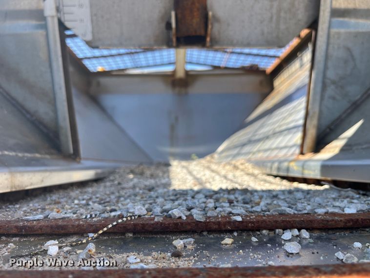 image for item EK8594 2006 International  7400 dump truck