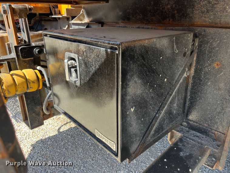 image for item EK8594 2006 International  7400 dump truck