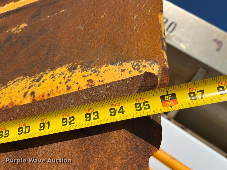 image for item EK8594 2006 International  7400 dump truck