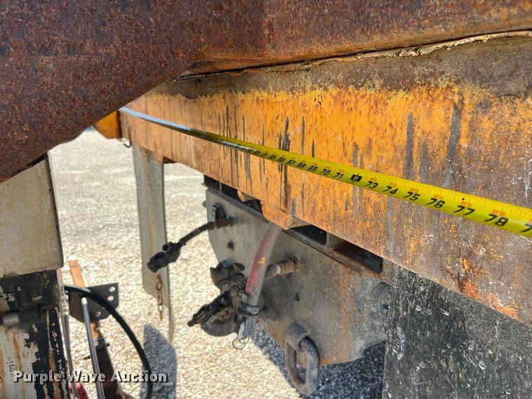 image for item EK8594 2006 International  7400 dump truck