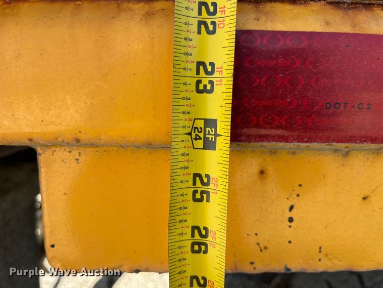 image for item EK8594 2006 International  7400 dump truck