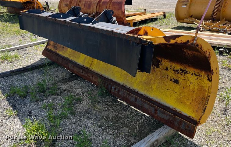 image for item EK8594 2006 International  7400 dump truck