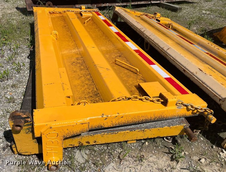 image for item EK8594 2006 International  7400 dump truck