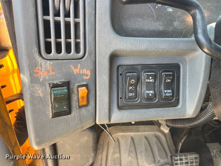 image for item EK8594 2006 International  7400 dump truck