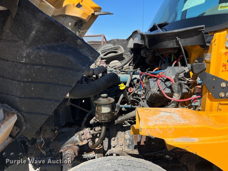 image for item EK8594 2006 International  7400 dump truck